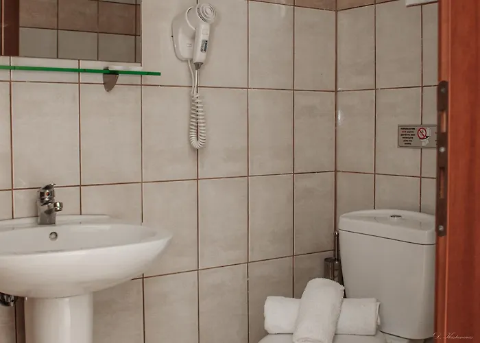 Musses Kókkinon Nerón