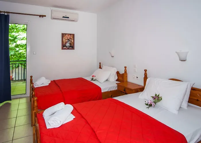 Musses Kókkinon Nerón